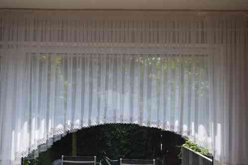 Landhaus Blumenfenster Store mit ca. 8cm Spitze Voile Gardine in C-Form versch. B/H Fertiggardine